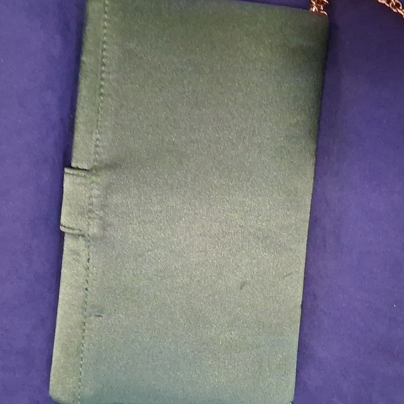 Bundle Of Green Clutch Bag/ Earrings - Picture 6 of 11